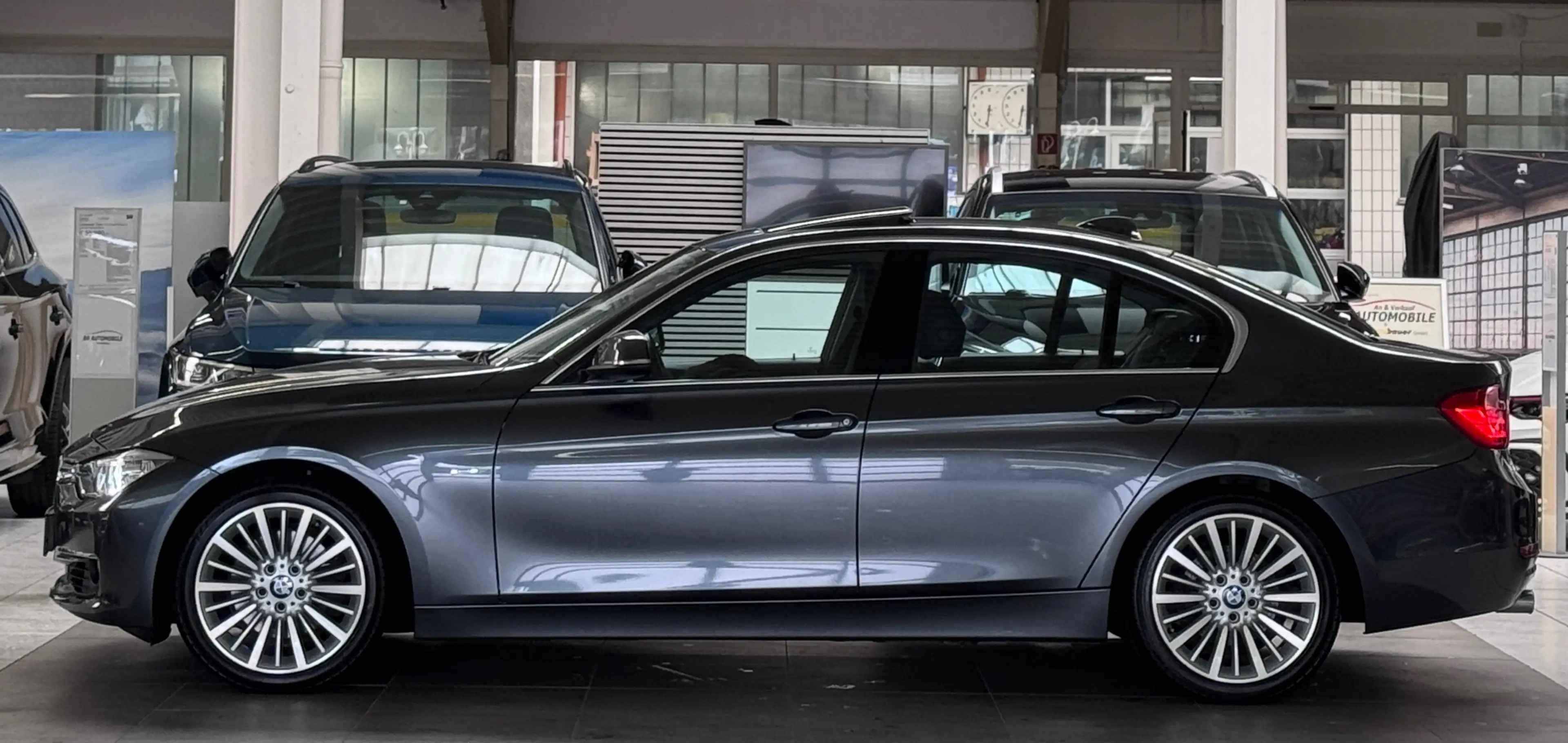 BMW 328 328 i xDrive*Bi-Xenon*Schiebedach*Navi*Leder*AHK — photo 9