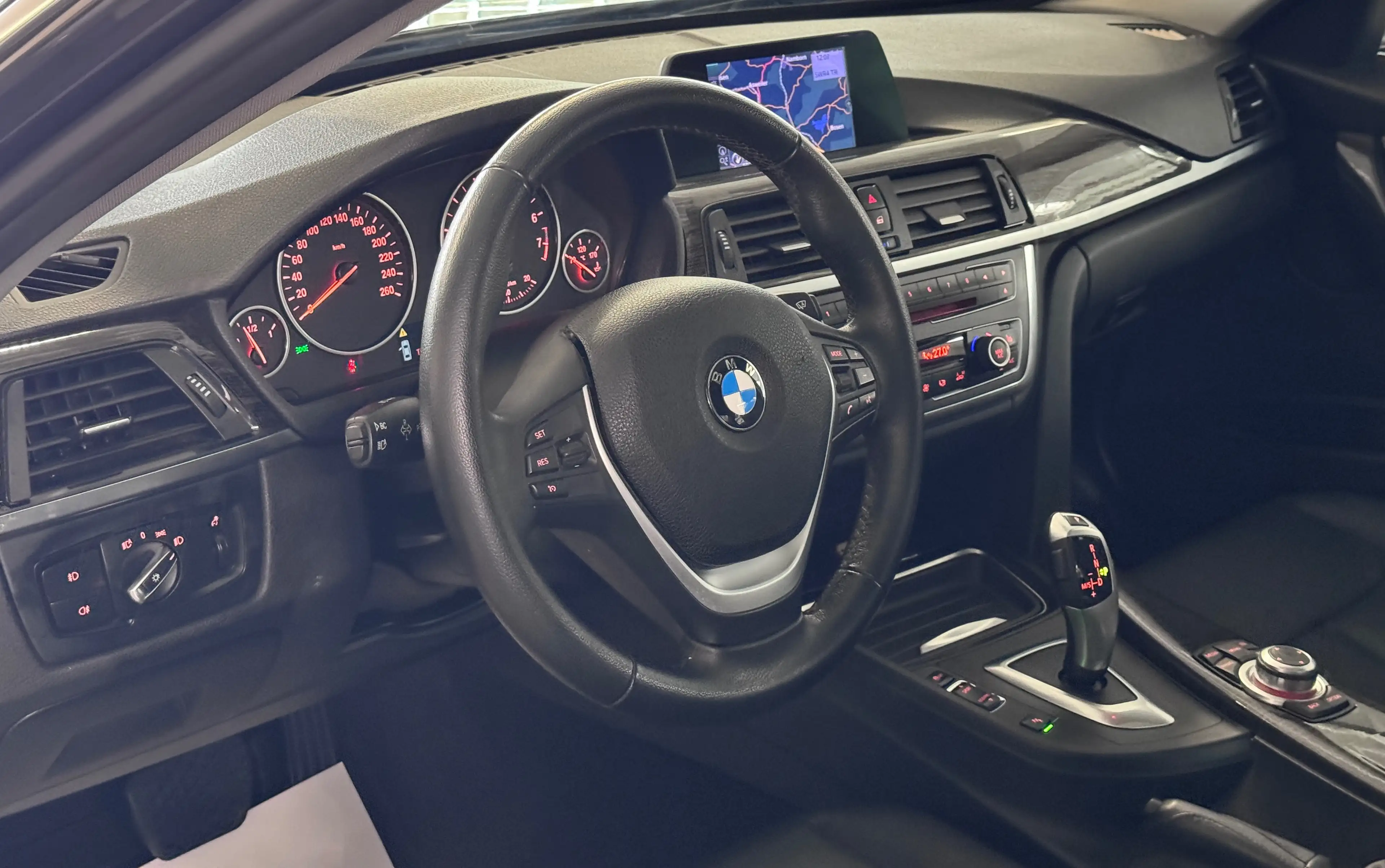 BMW 328 328 i xDrive*Bi-Xenon*Schiebedach*Navi*Leder*AHK — photo 12