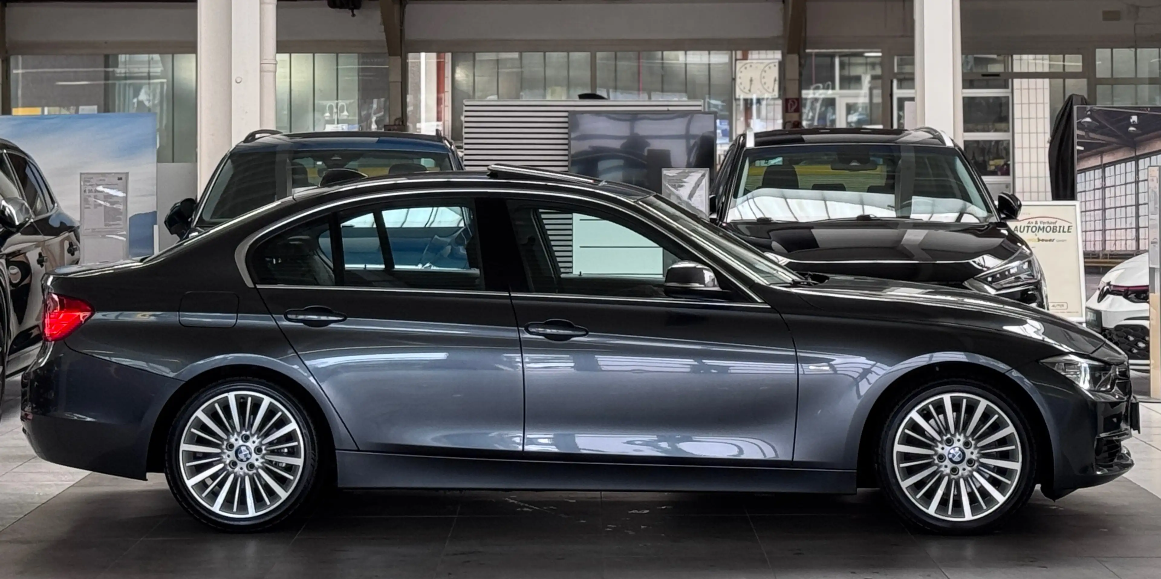BMW 328 328 i xDrive*Bi-Xenon*Schiebedach*Navi*Leder*AHK — photo 10
