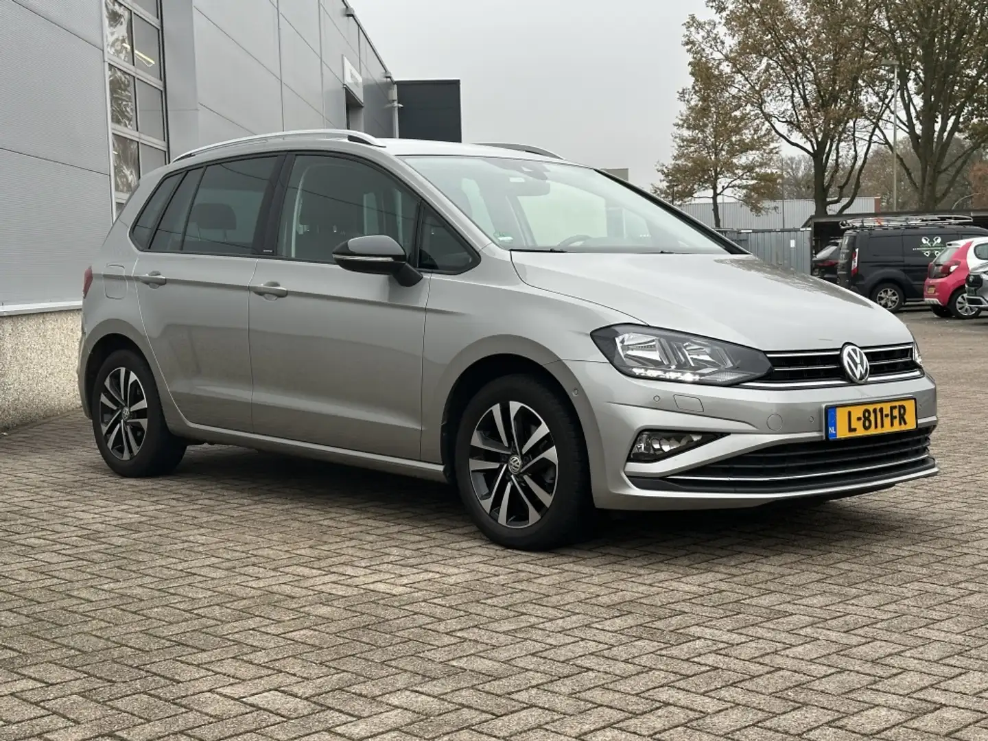 Volkswagen Golf Sportsvan 1.0 TSI Comfortline Gris - 2
