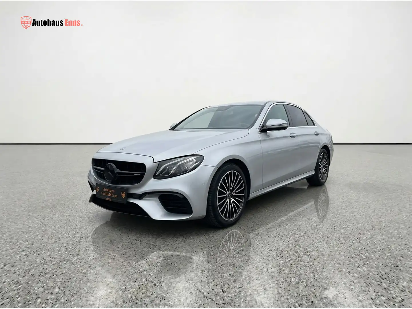 Mercedes-Benz E 220 E-220 / AMG-LINE / E53 LOOK / MULTIBEAM-LED / Kamera / AHK / Automatikgetriebe / Navi / Lederlenkr. / Tagfahrlicht LED Grau - 1