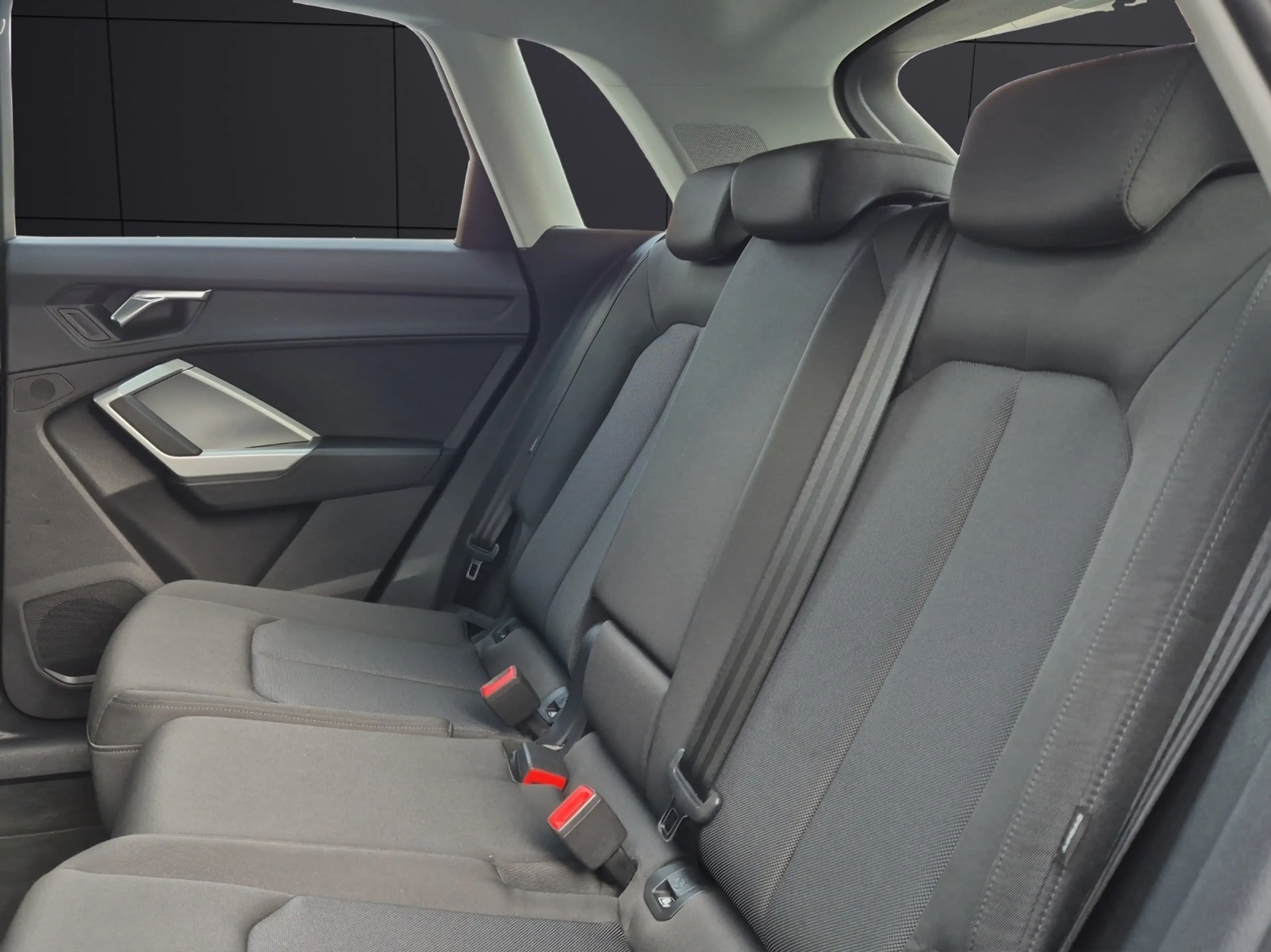 Audi Q3 40 TFSI quattro S-tronic Matrix Navi STHZ ACC SHZ — photo 11