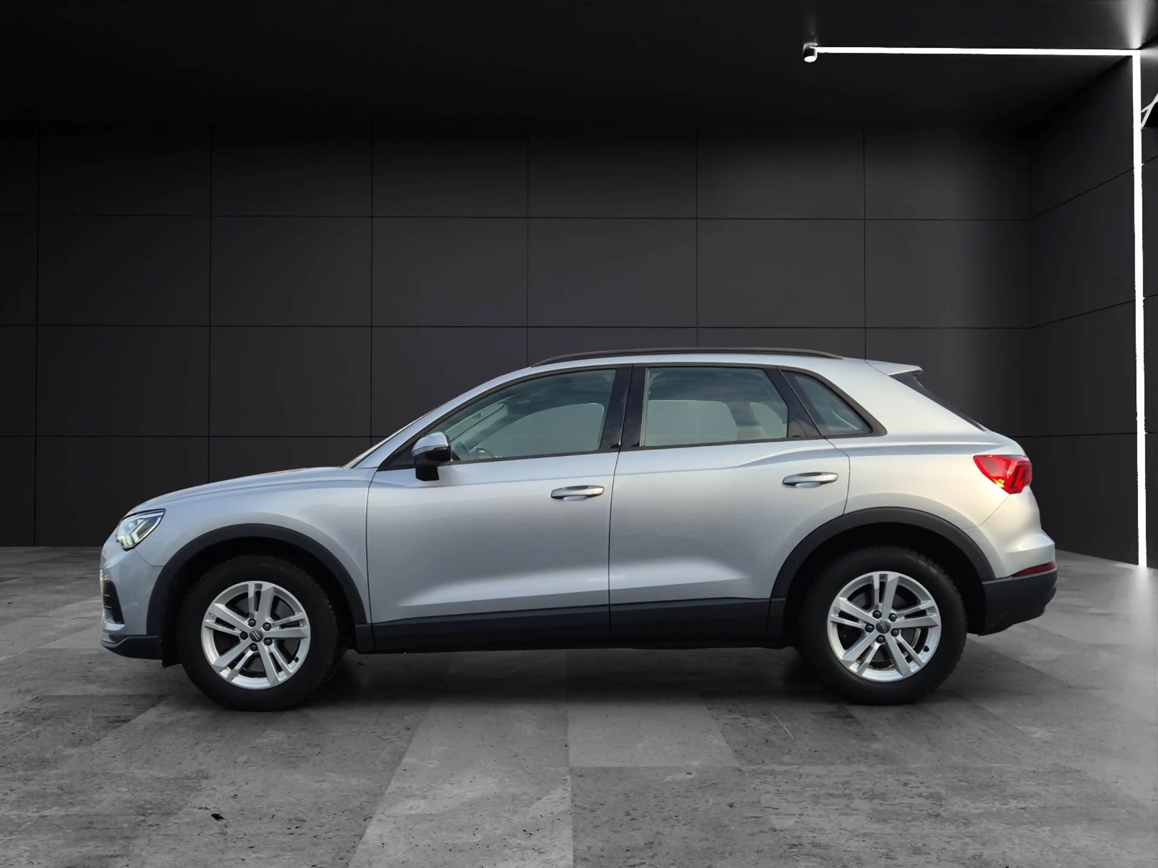 Audi Q3 40 TFSI quattro S-tronic Matrix Navi STHZ ACC SHZ — photo 2