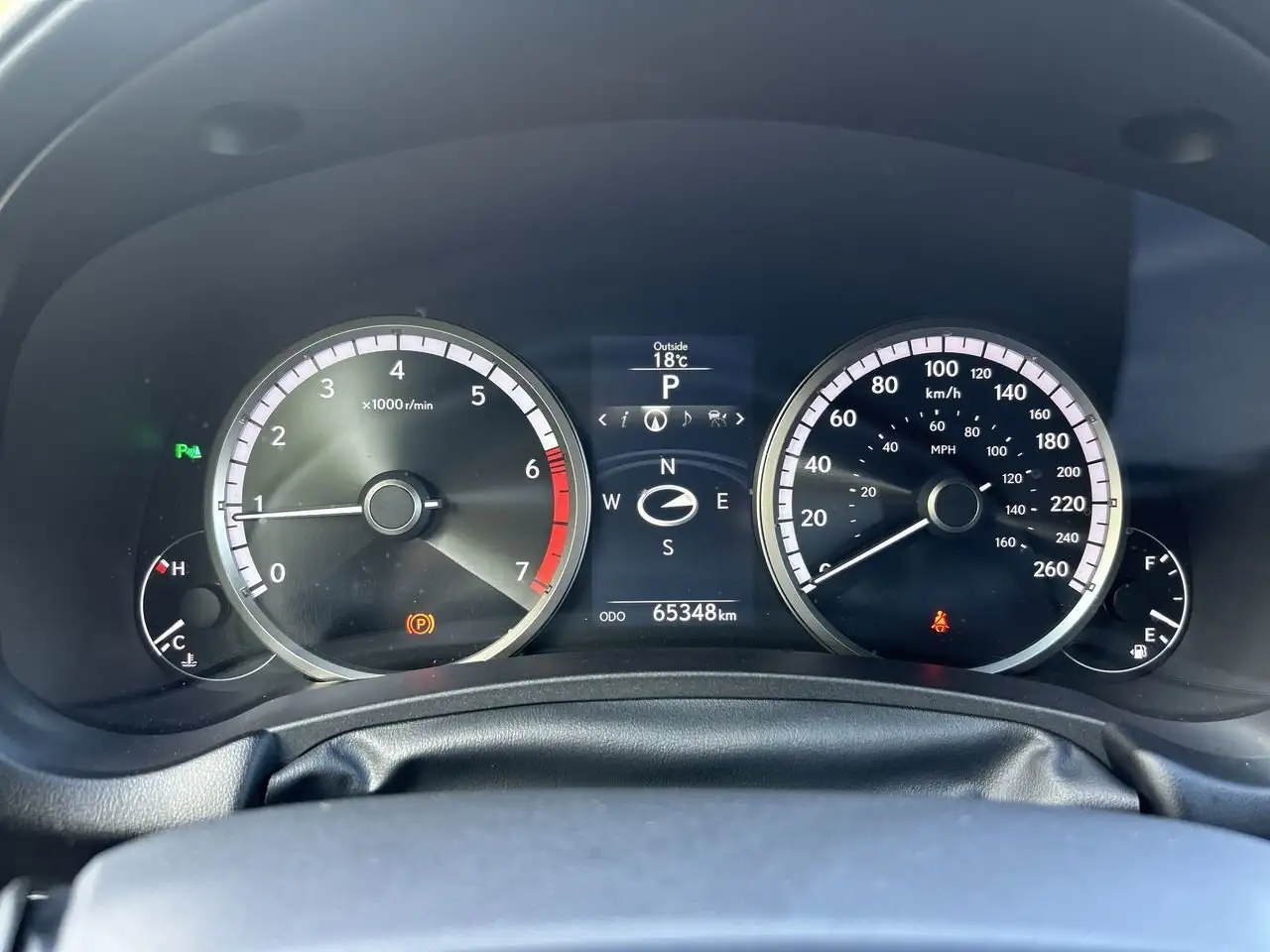 Lexus NX снимка Lexus NX