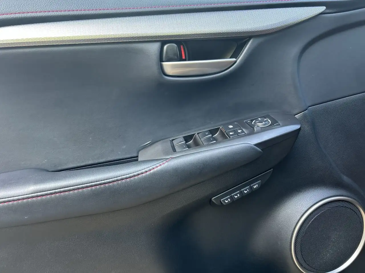 Lexus NX снимка Lexus NX