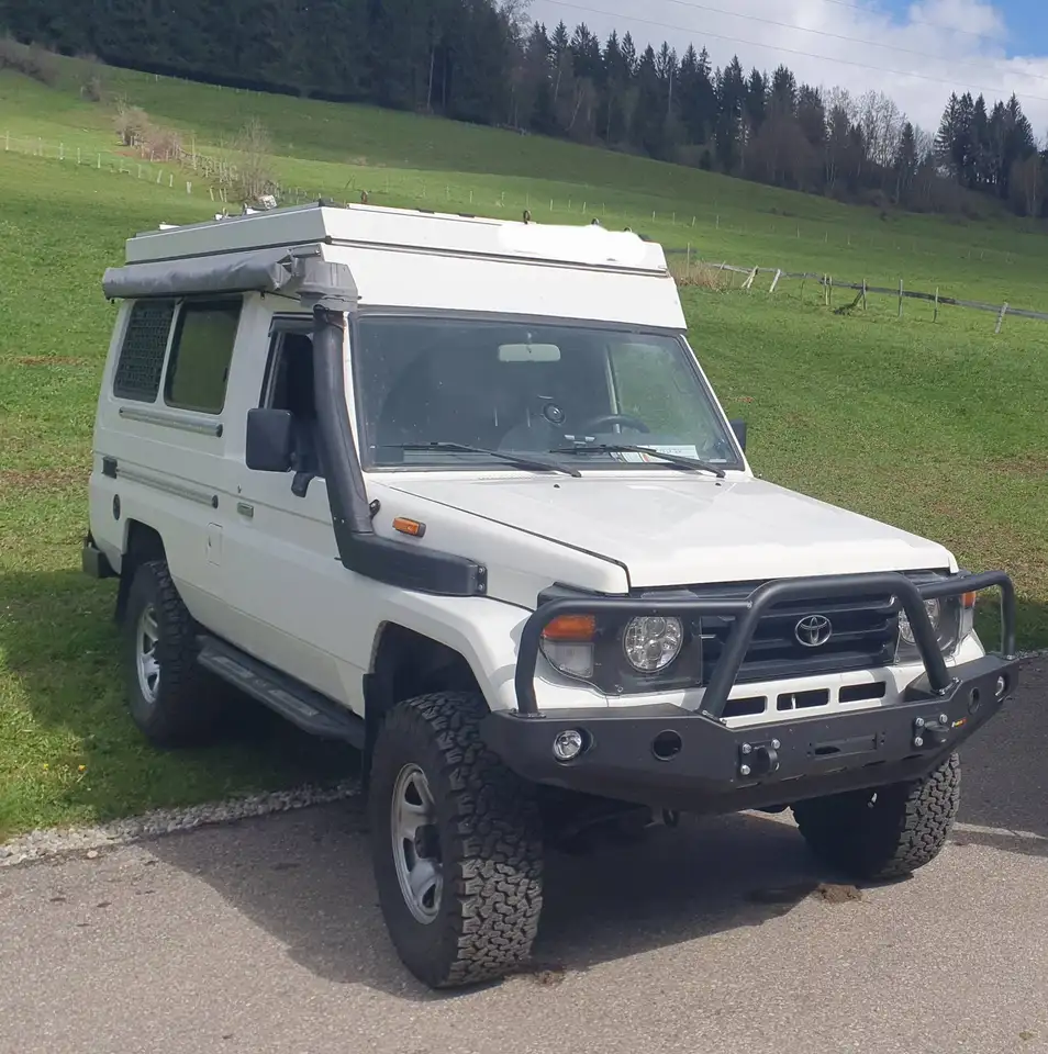 Toyota Land Cruiser 78 HZJ, foto 1