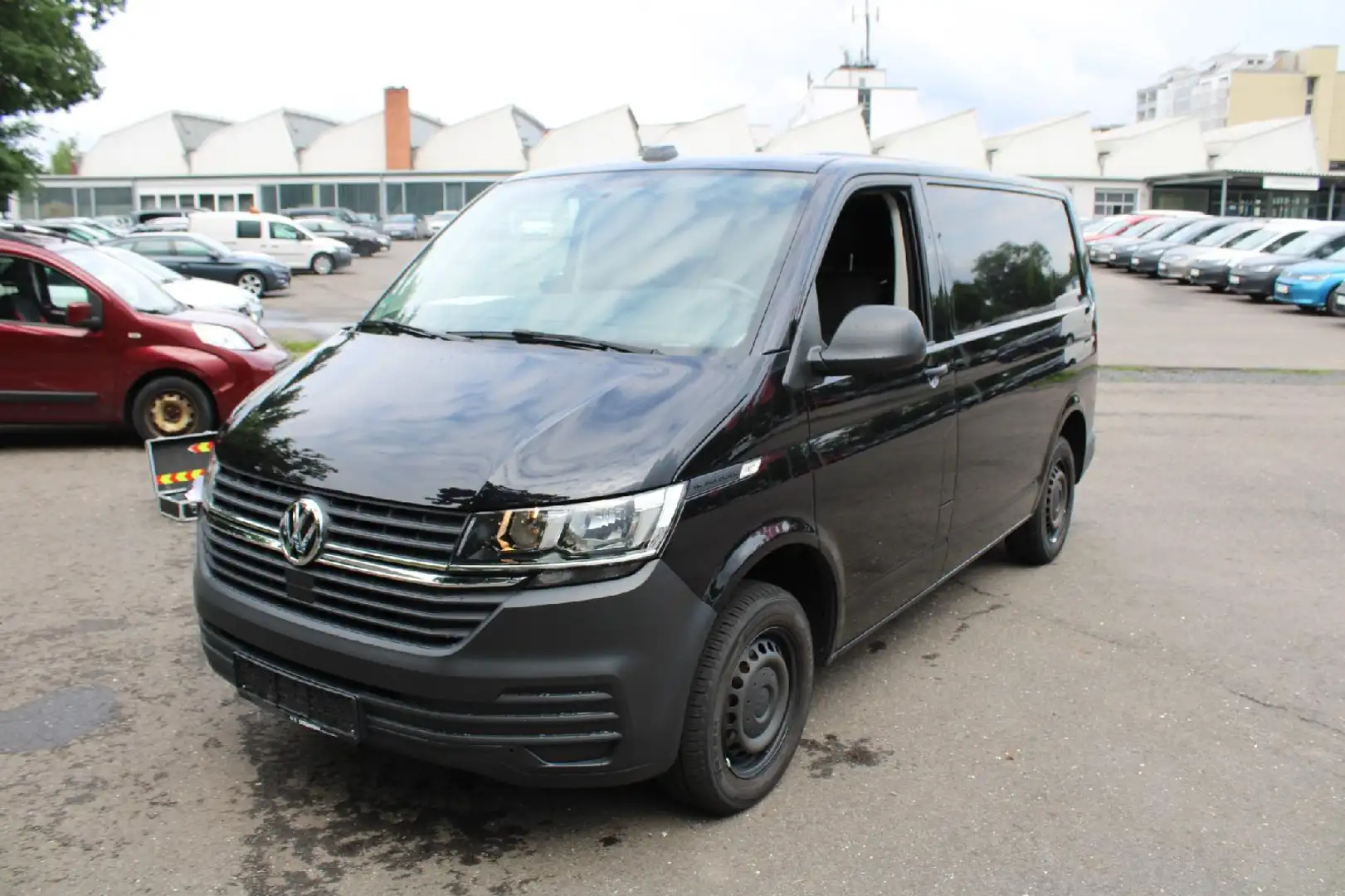 Volkswagen T6.1 Kasten 2.0 TDI PDC RearView Sitzh Navi Klima Schwarz - 2