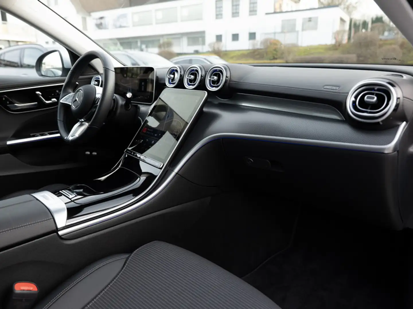 Mercedes-Benz C 300 e T Avantgarde/LED/Cam/Pano/Distr/Memo/17" Silber - 2