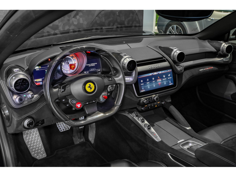 Ferrari GTC4 Lusso V8 - NERO DAYTONA — photo 9