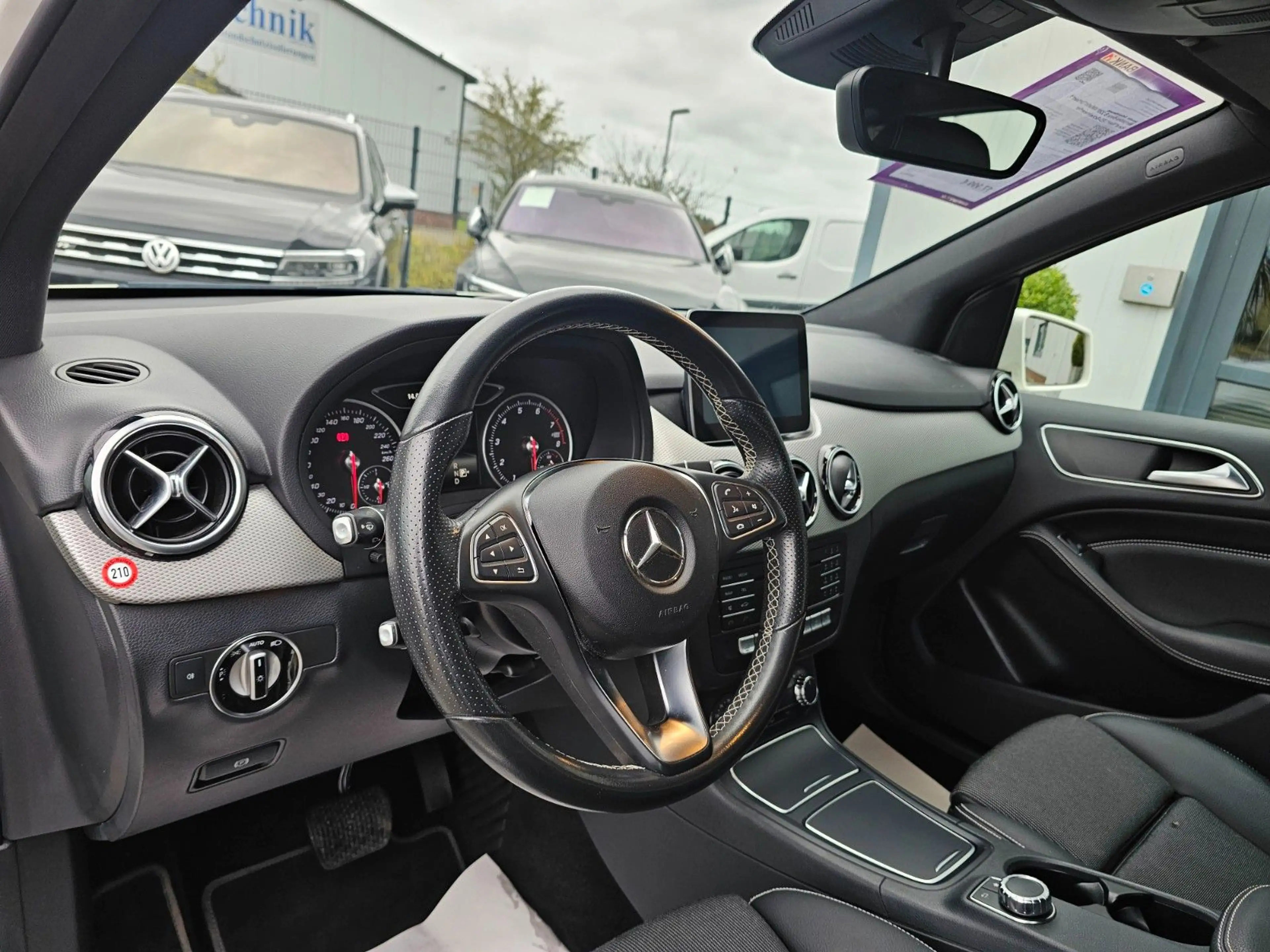 Mercedes-Benz B 220 *4Matic*Urban*1.Hand*Navi*LED-Scheinwerfer — photo 11