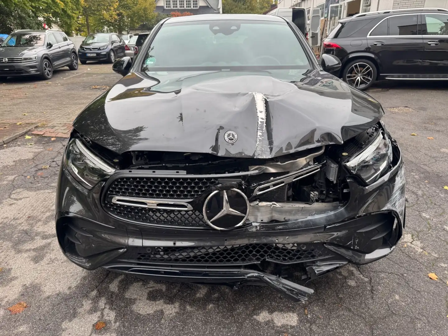 Mercedes-Benz GLC 300 e 4M Coupe AMG Multibeam Memory MBUX 360 Grau - 2