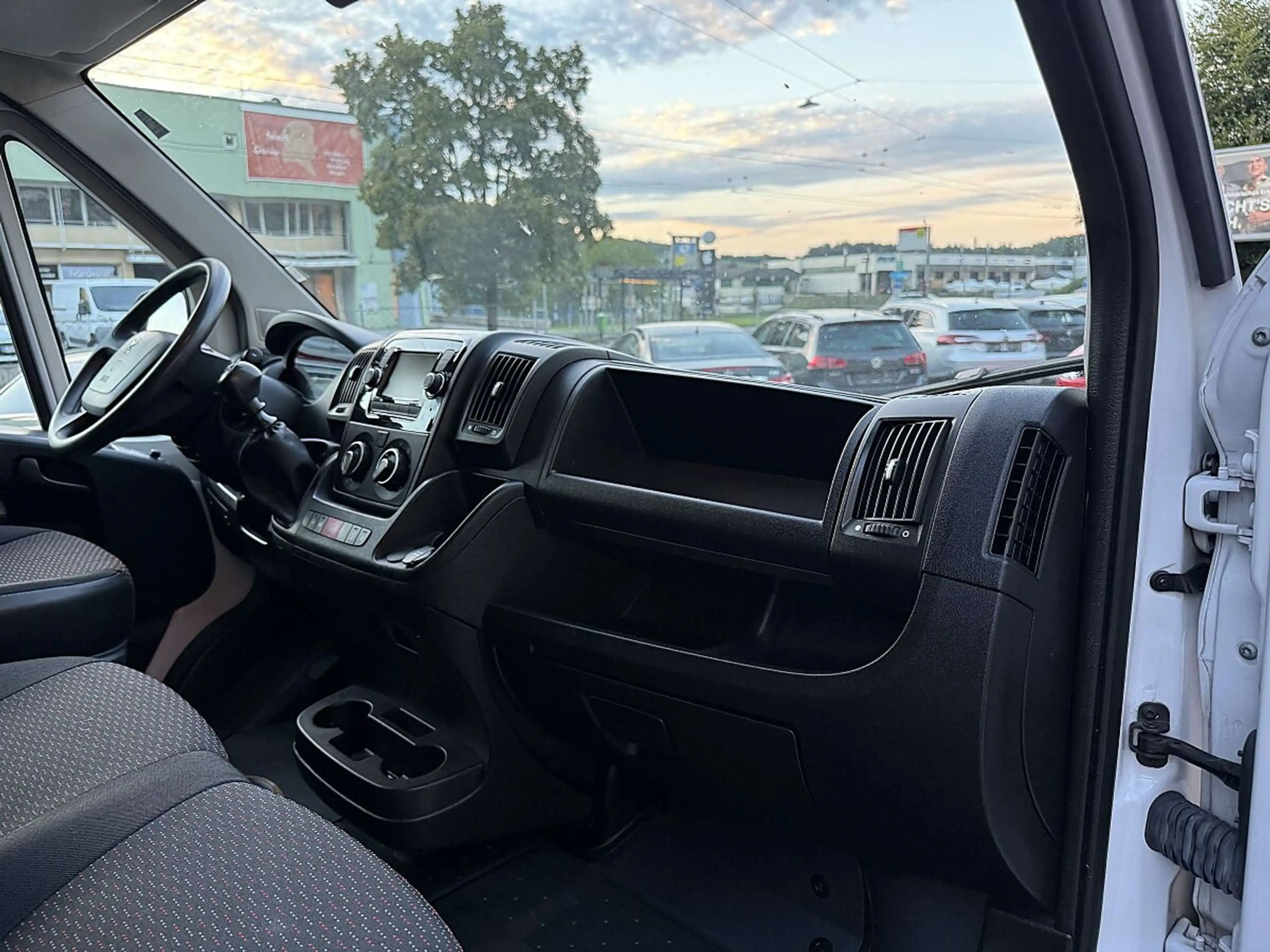 Peugeot Boxer — photo 15