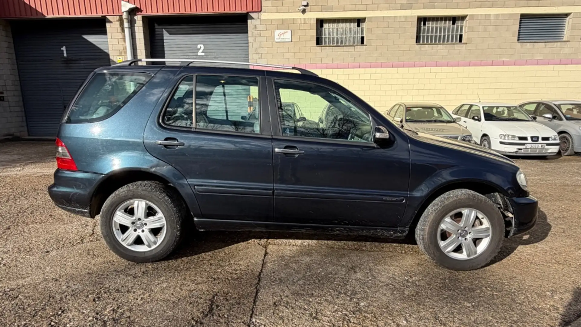 Mercedes-Benz ML 270 270CDI Special Edition Blau - 2
