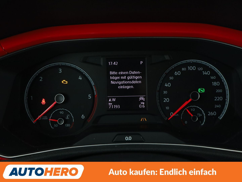 Volkswagen T-Roc 2.0 TDI Sport — photo 20