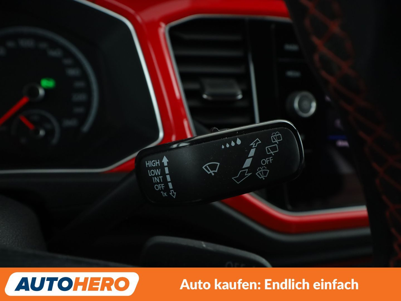 Volkswagen T-Roc 2.0 TDI Sport — photo 27