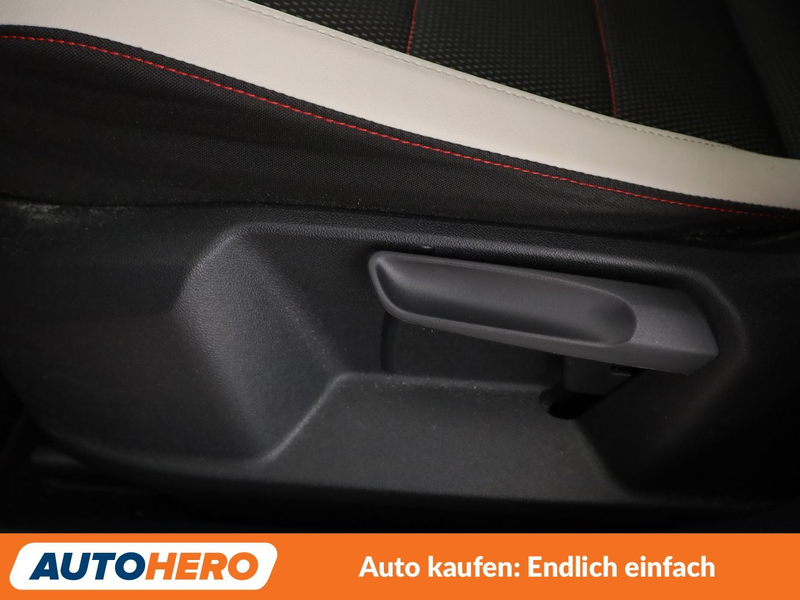 Volkswagen T-Roc 2.0 TDI Sport — photo 31