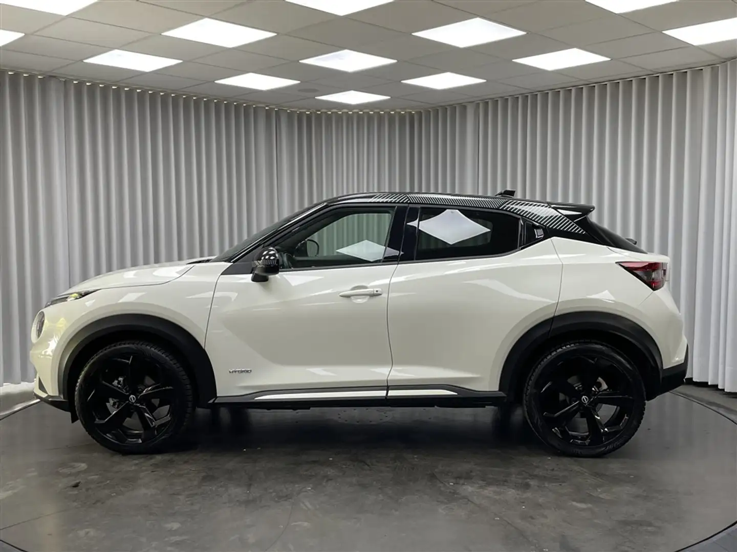 Nissan Juke 1.6 Hybrid / Clima / LED / DAB / Pdc+Cam / Navi Wit - 2