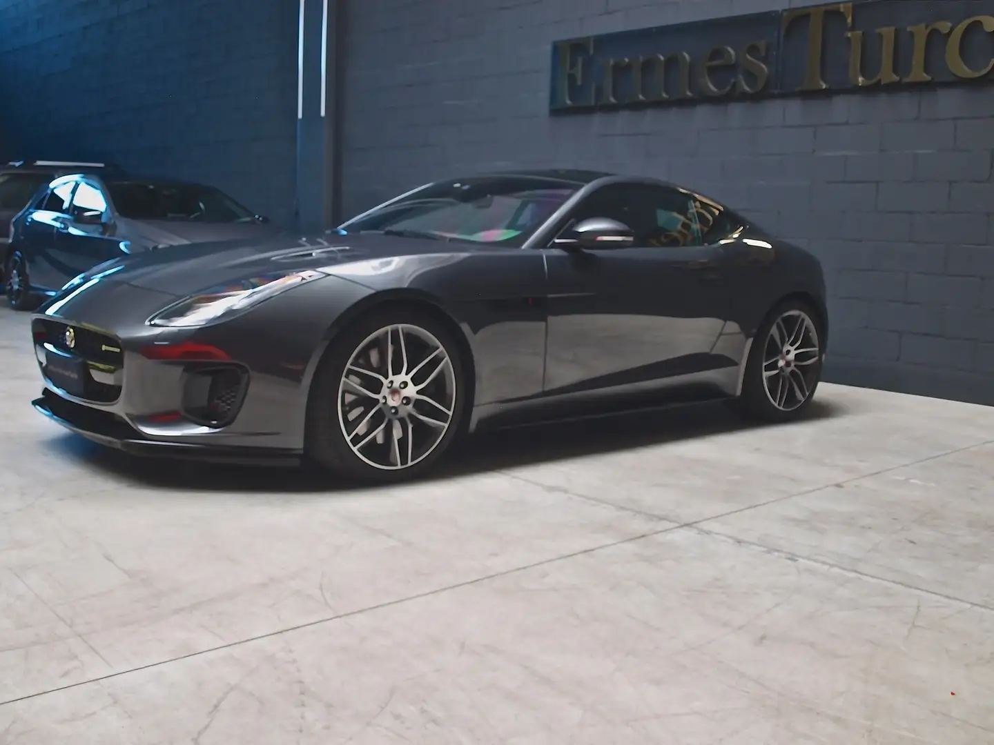 Jaguar F-Type 3.0 V6 S/C R-Dynamic awd 380cv MY19, a Pordenone. Grigio - 2