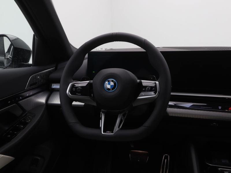 BMW 530 5 Serie 530e Touring M Sport Edition — photo 2