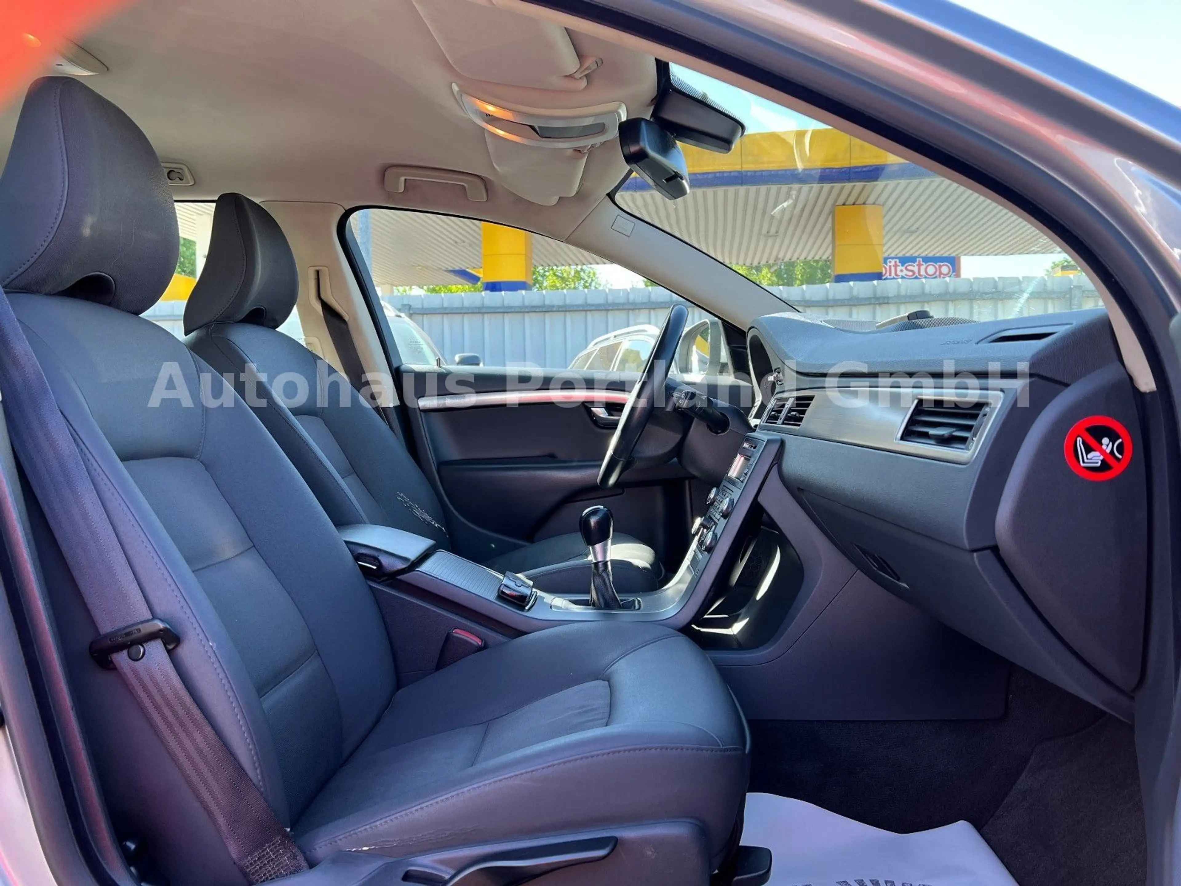 Volvo V70 2.4 D5 Kinetic/S-Heft/5 Zylinder — photo 14