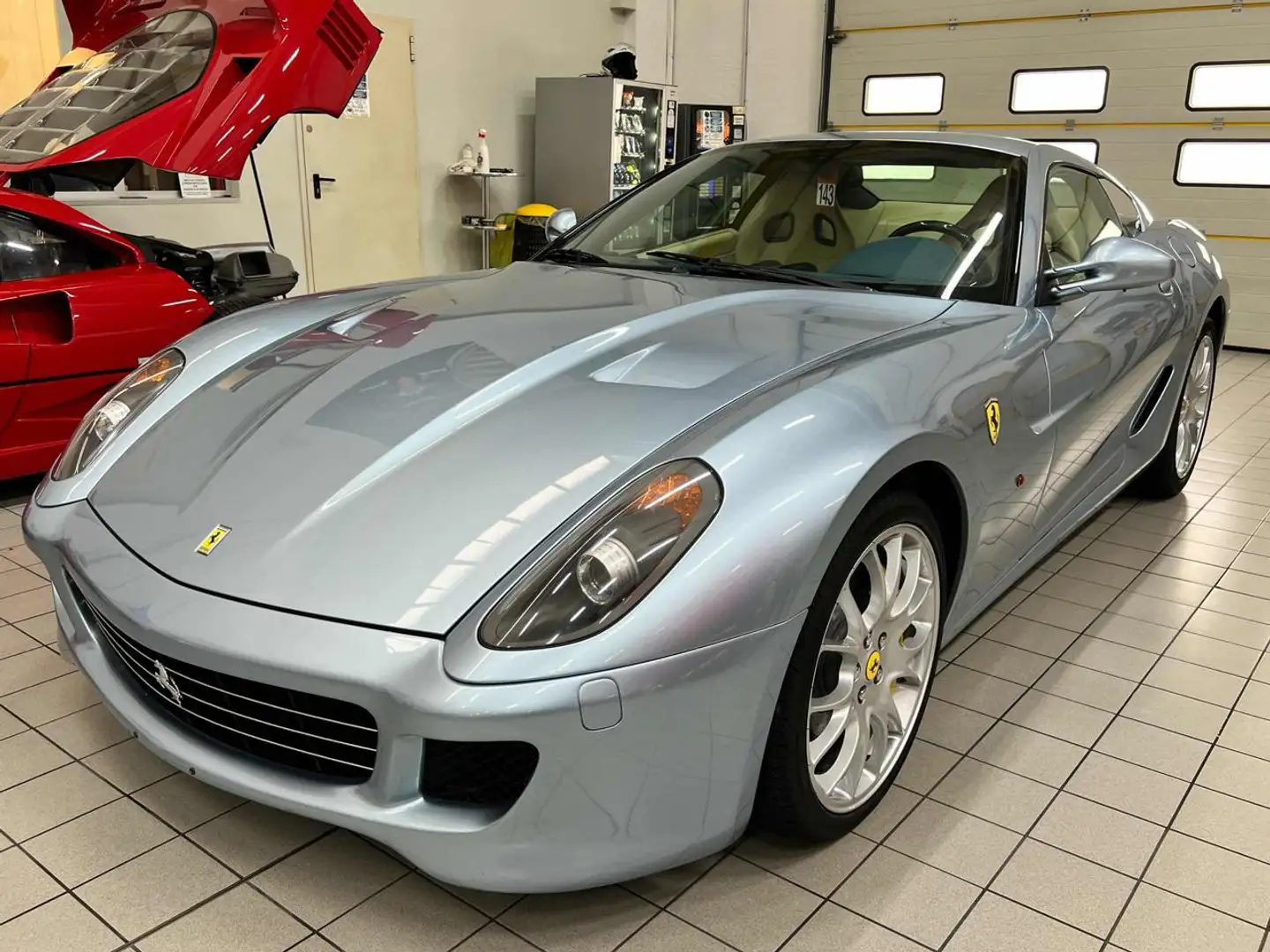 Ferrari 599 GTB Fiorano F1 Серый - 1
