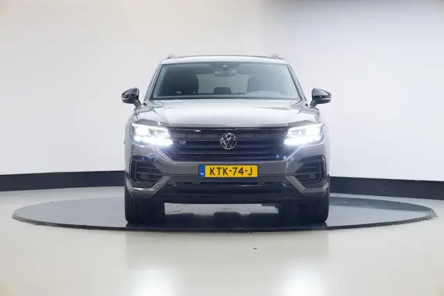 Volkswagen Touareg view 19