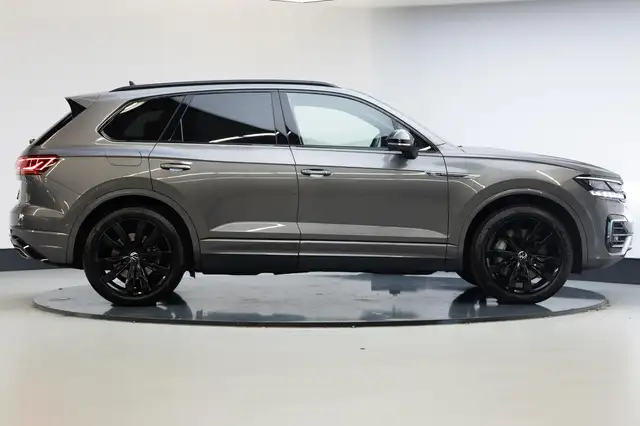 Volkswagen Touareg view 24