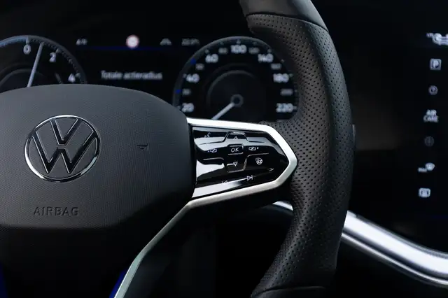 Volkswagen Touareg view 11