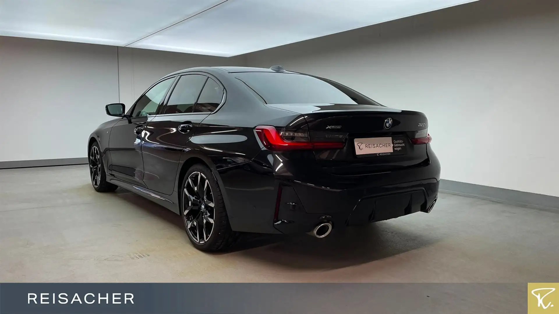 BMW 320 i A xDrive M-Sport AHK LCProf ACC RFK SSV Schwarz - 2