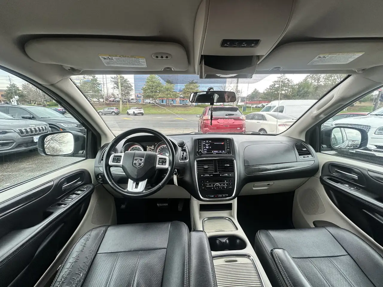 Dodge Grand Caravan снимка Dodge Grand Caravan