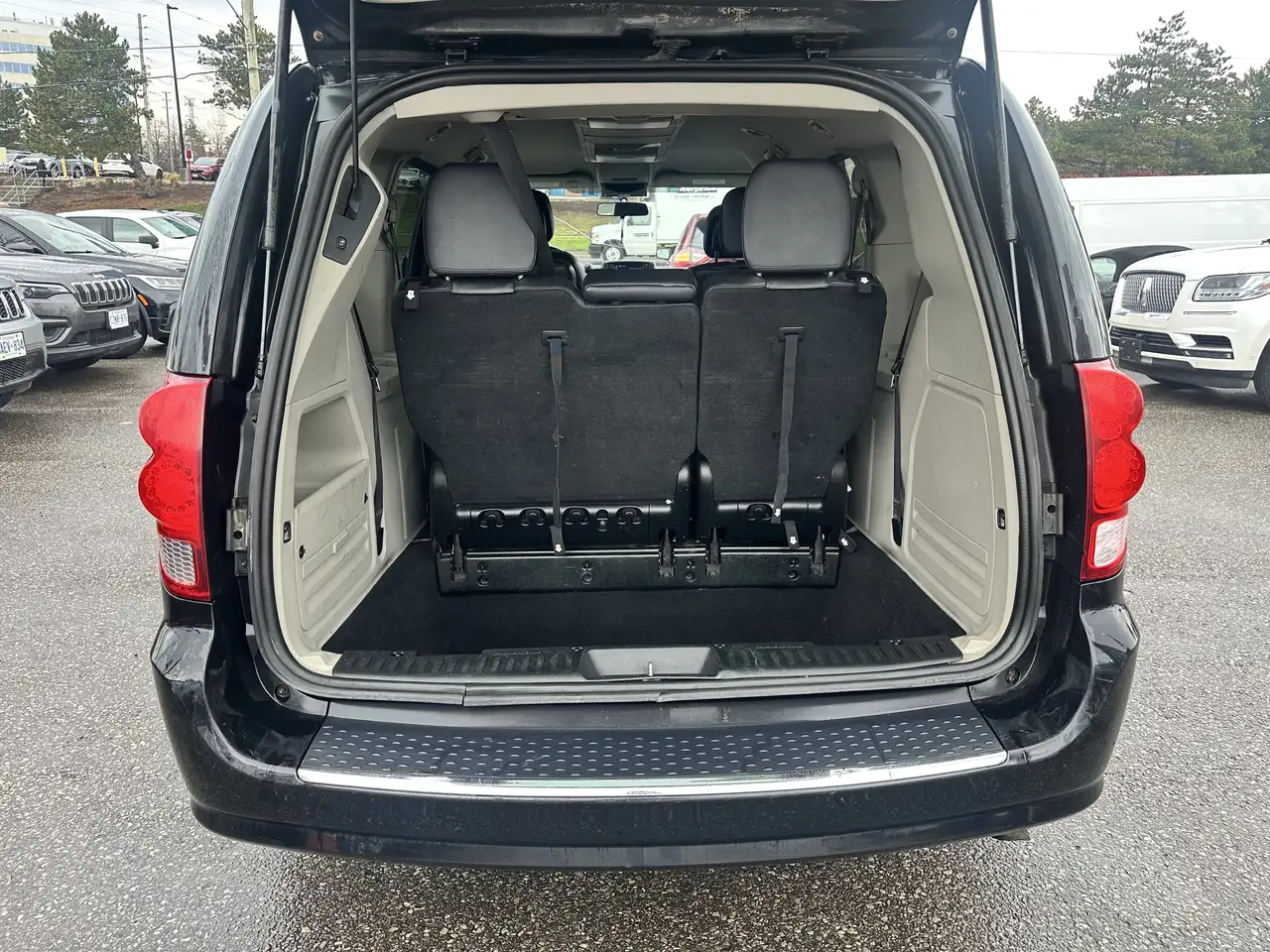 Dodge Grand Caravan снимка Dodge Grand Caravan