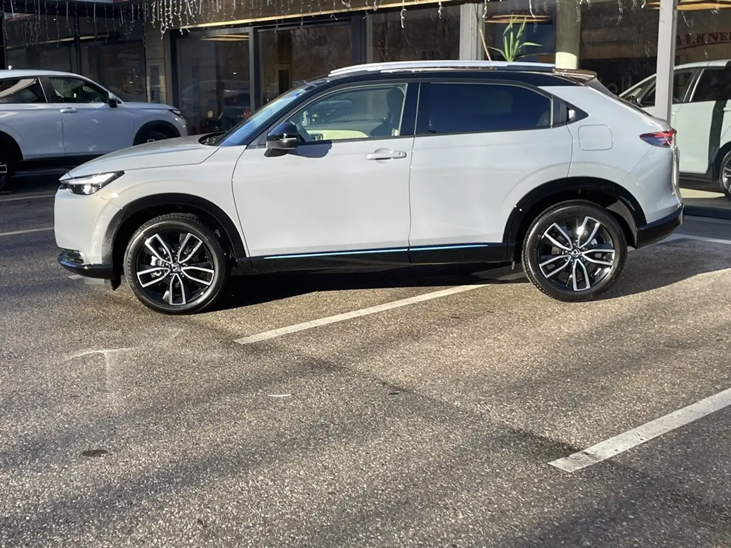 Honda HR-V 1,5 i-MMD Hybrid 2WD Advance Style Aut. Grau - 2