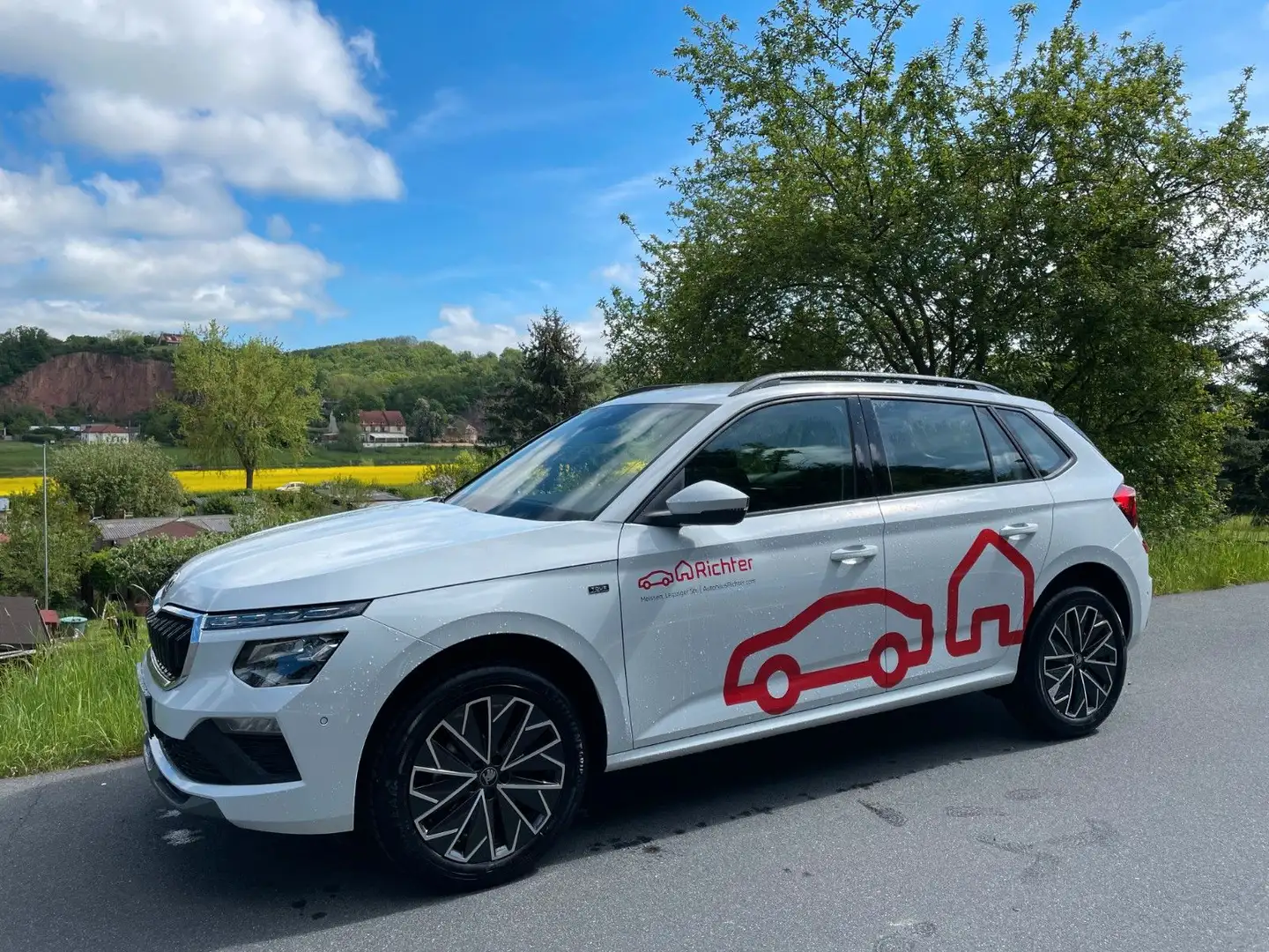 Skoda Kamiq Tour 1.5 TSI 110 kW DSG Weiß - 1