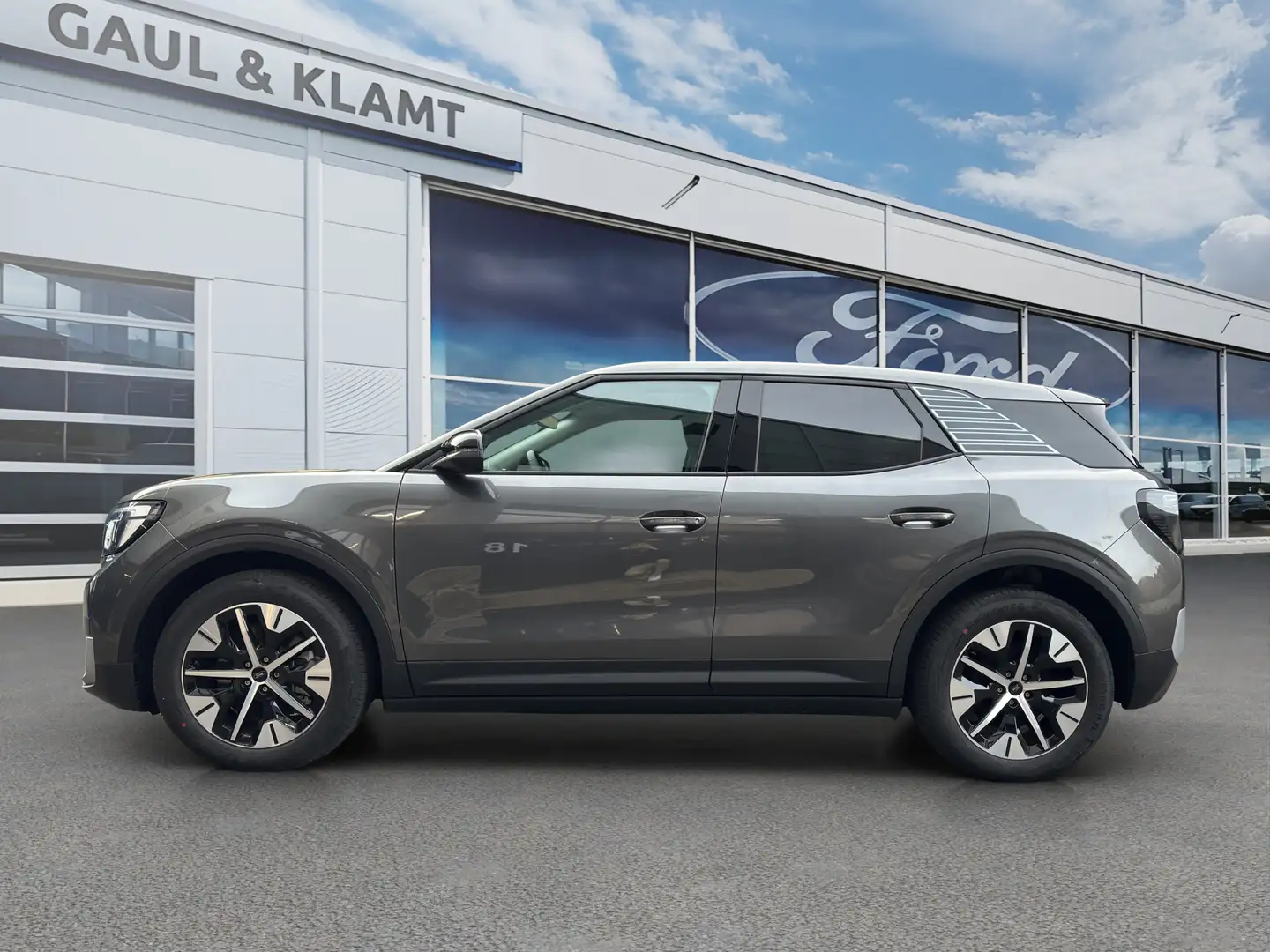 Ford Explorer RWD Grau - 2