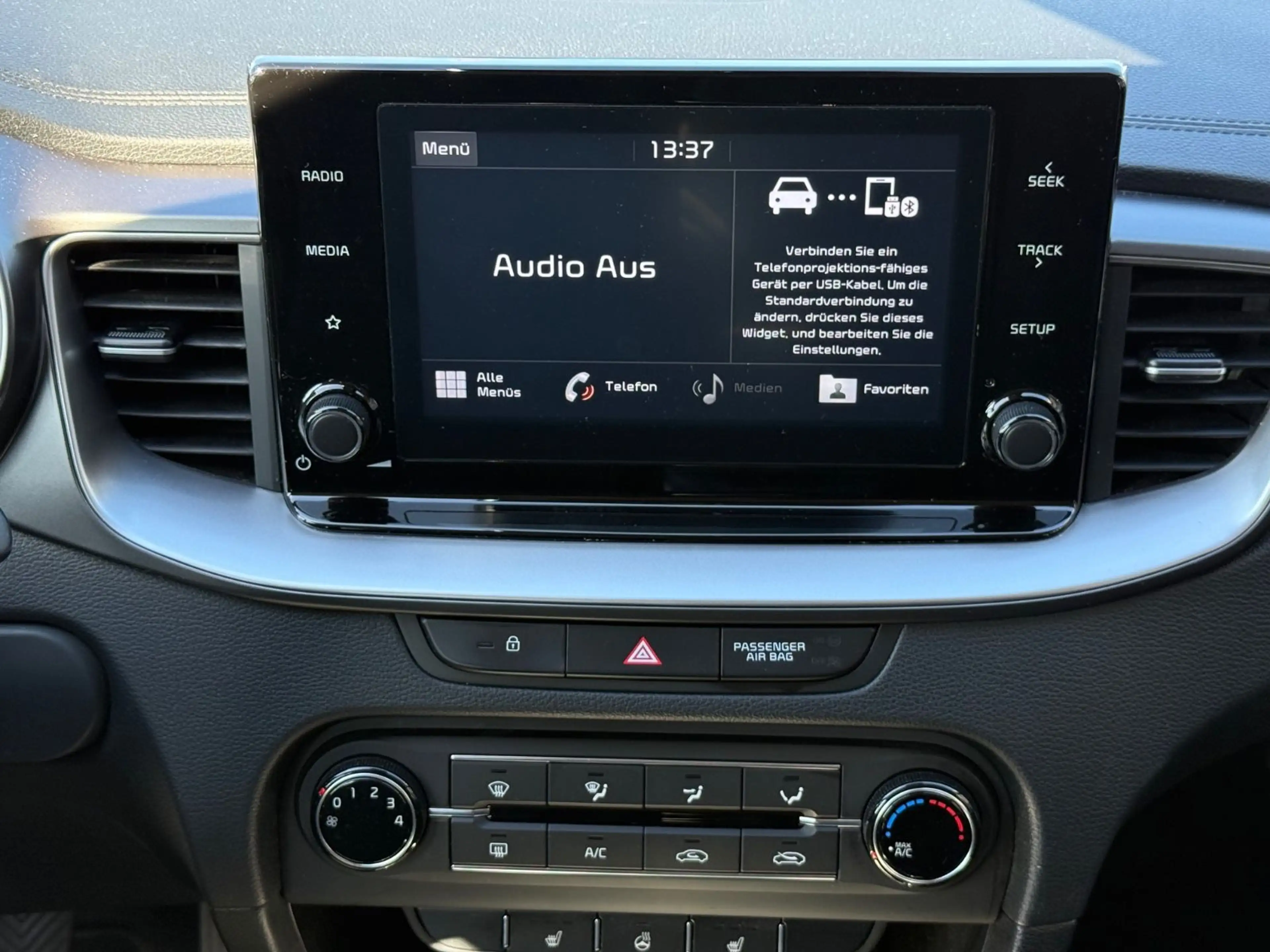 Kia Ceed / cee'd — photo 13