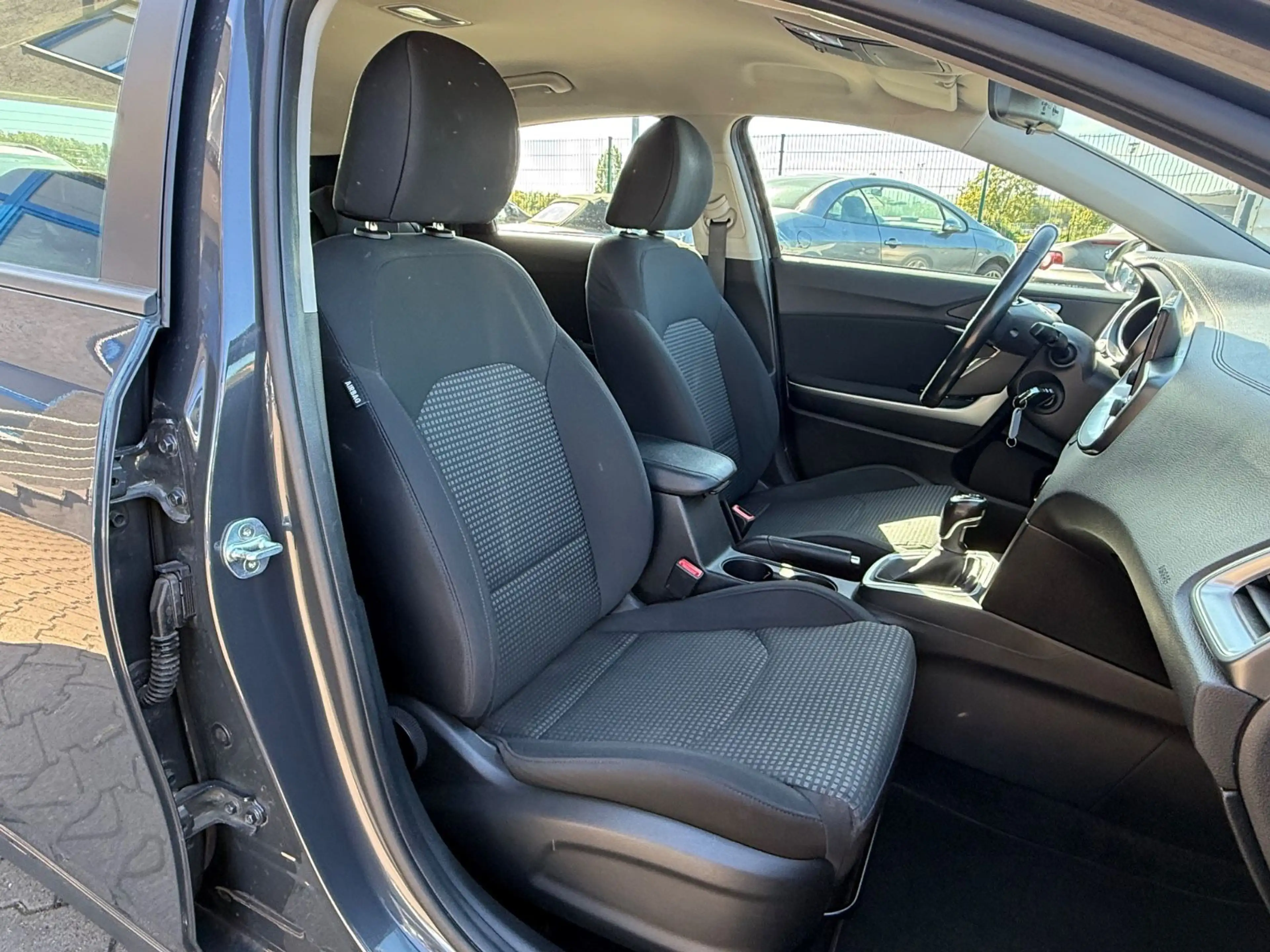 Kia Ceed / cee'd — photo 10