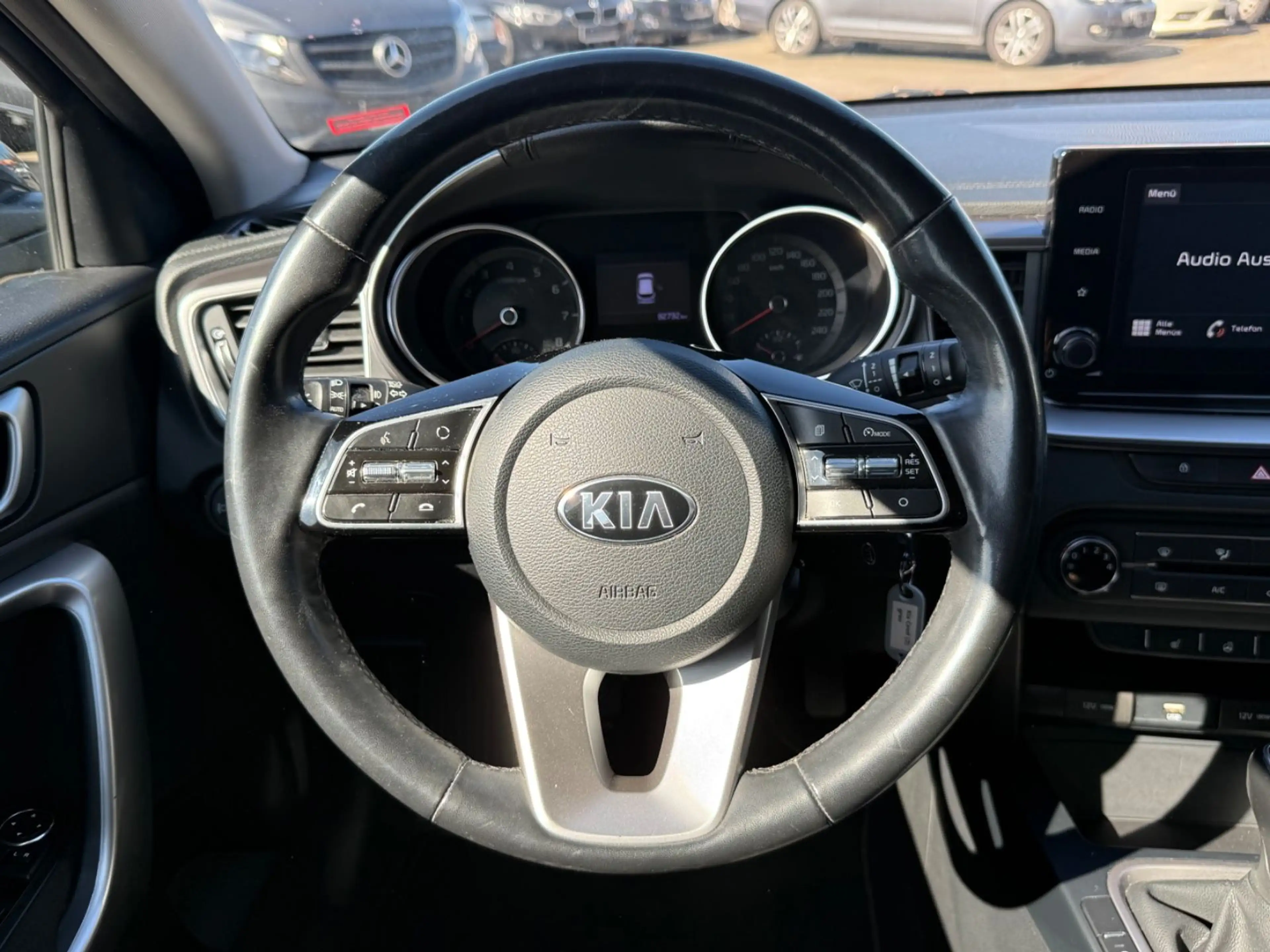 Kia Ceed / cee'd — photo 12