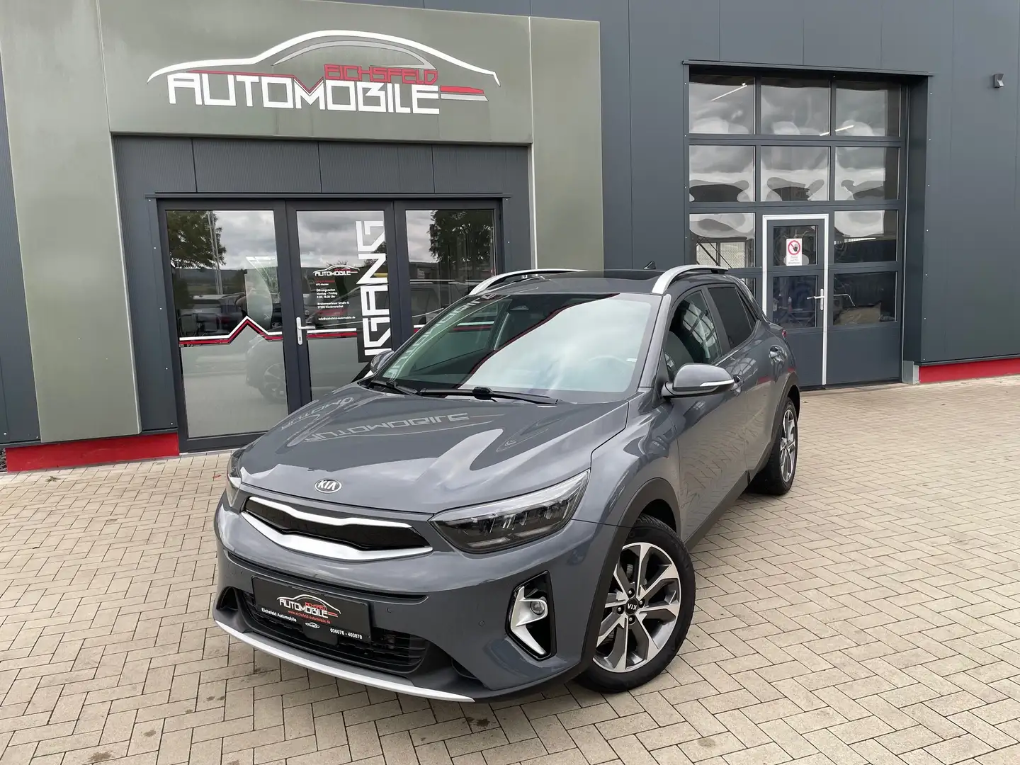 Kia Stonic Platinum Edition Autom. Navi Schiebed. Grau - 1