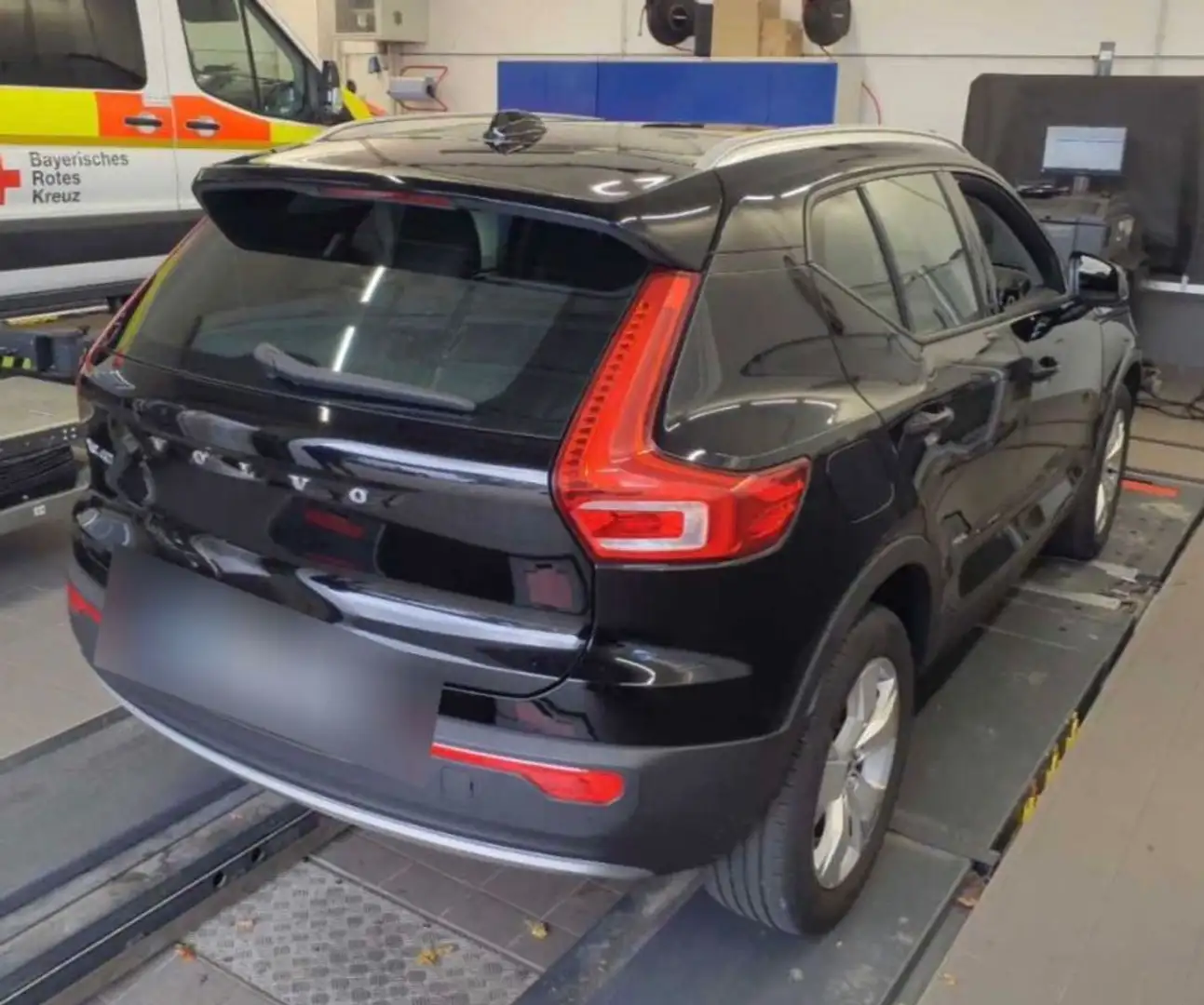 Volvo XC40 XC40 T3 Geartronic Momentum Pro|NAVI|SHZG|R-CAM - 2