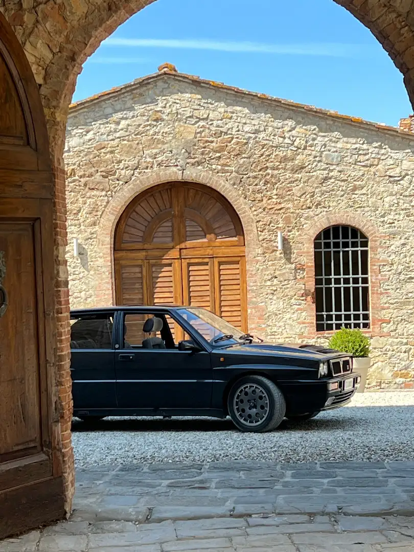 Lancia Delta HF Integr. 16V Turbo Black - 1