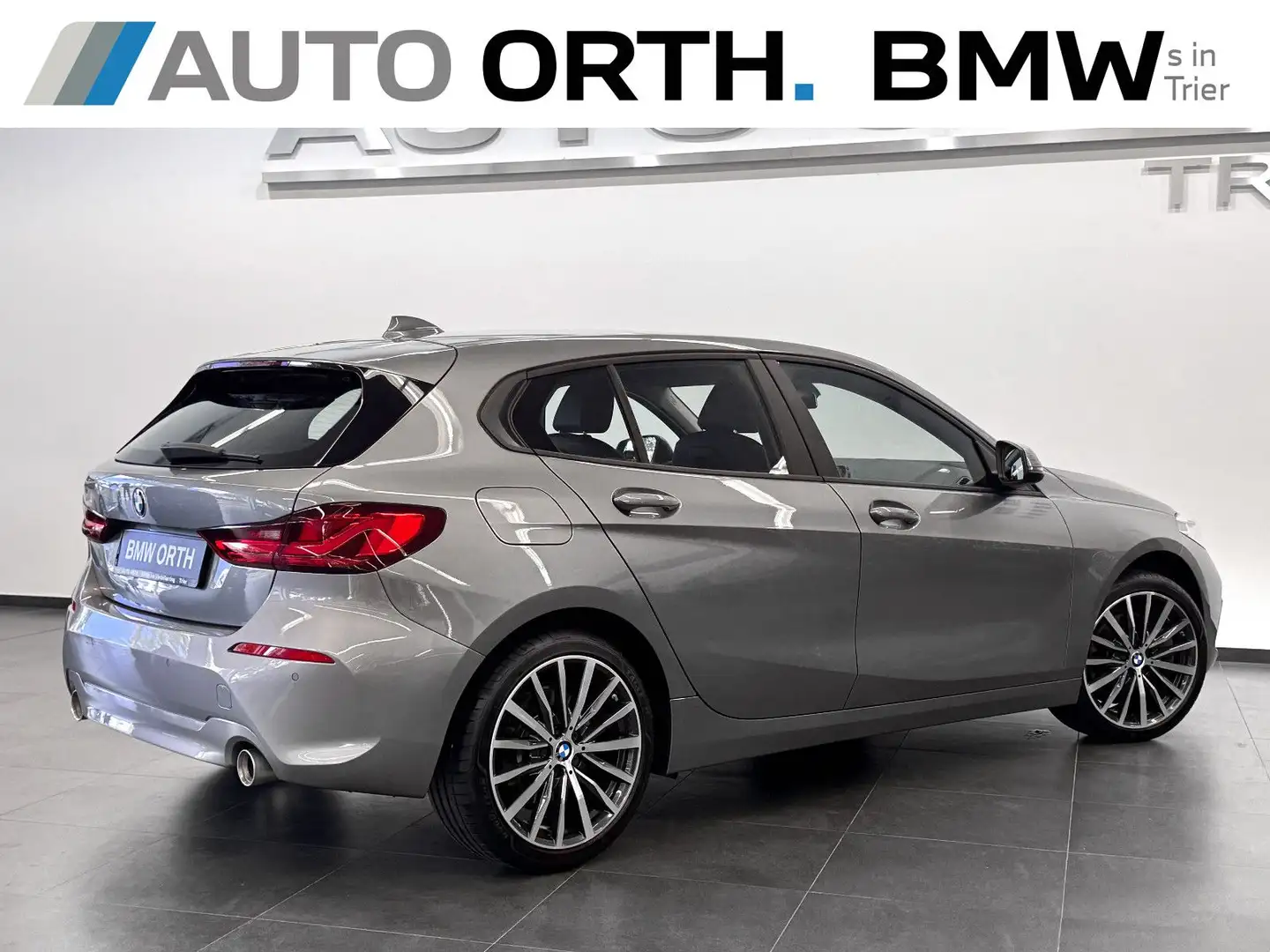 BMW 120 i AUT. LEDER LC-PROF LEDER SP.SITZ DA SHZ 18" Grau - 2