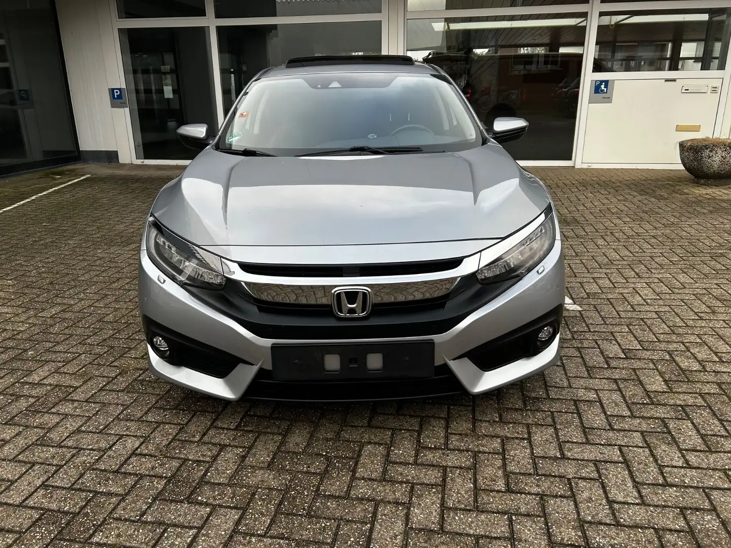Honda Civic 1.5 VTEC TURBO Executive Leder Navi SD LED Gri - 2