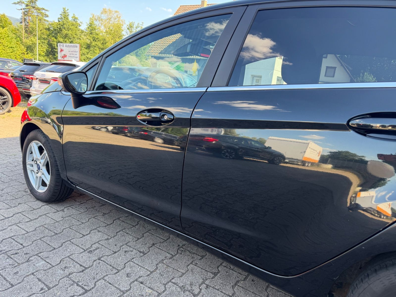 Ford Fiesta Titanium5-Türig* TÜV neu Service neu! — photo 7