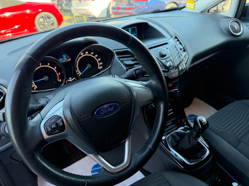Ford Fiesta Titanium5-Türig* TÜV neu Service neu! — photo 14