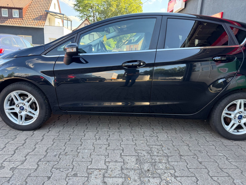 Ford Fiesta Titanium5-Türig* TÜV neu Service neu! — photo 8
