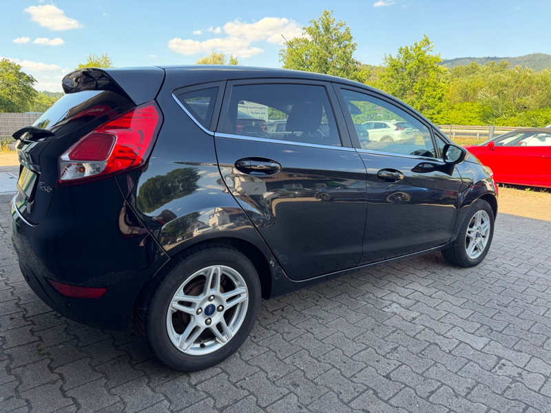 Ford Fiesta Titanium5-Türig* TÜV neu Service neu! — photo 4
