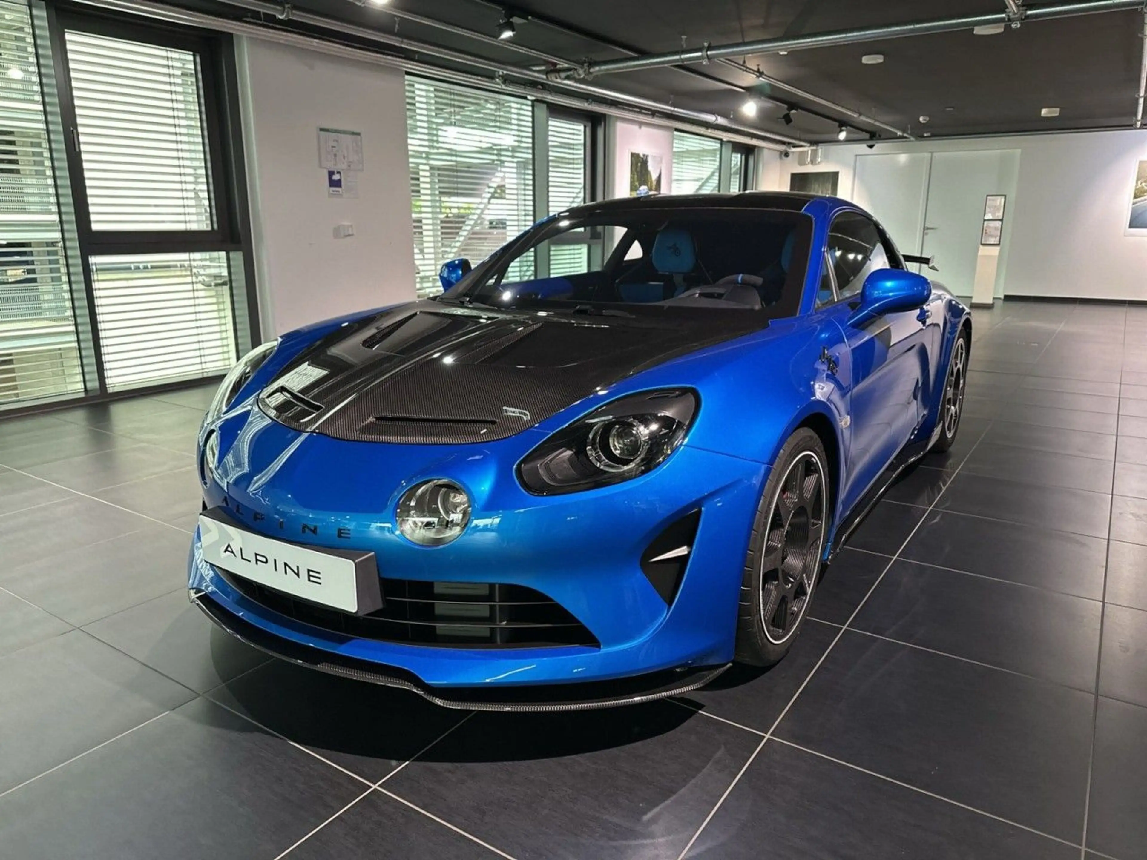 Alpine A110 R70-Sonderedition MY25 mit Titan Akrapovic — photo 9