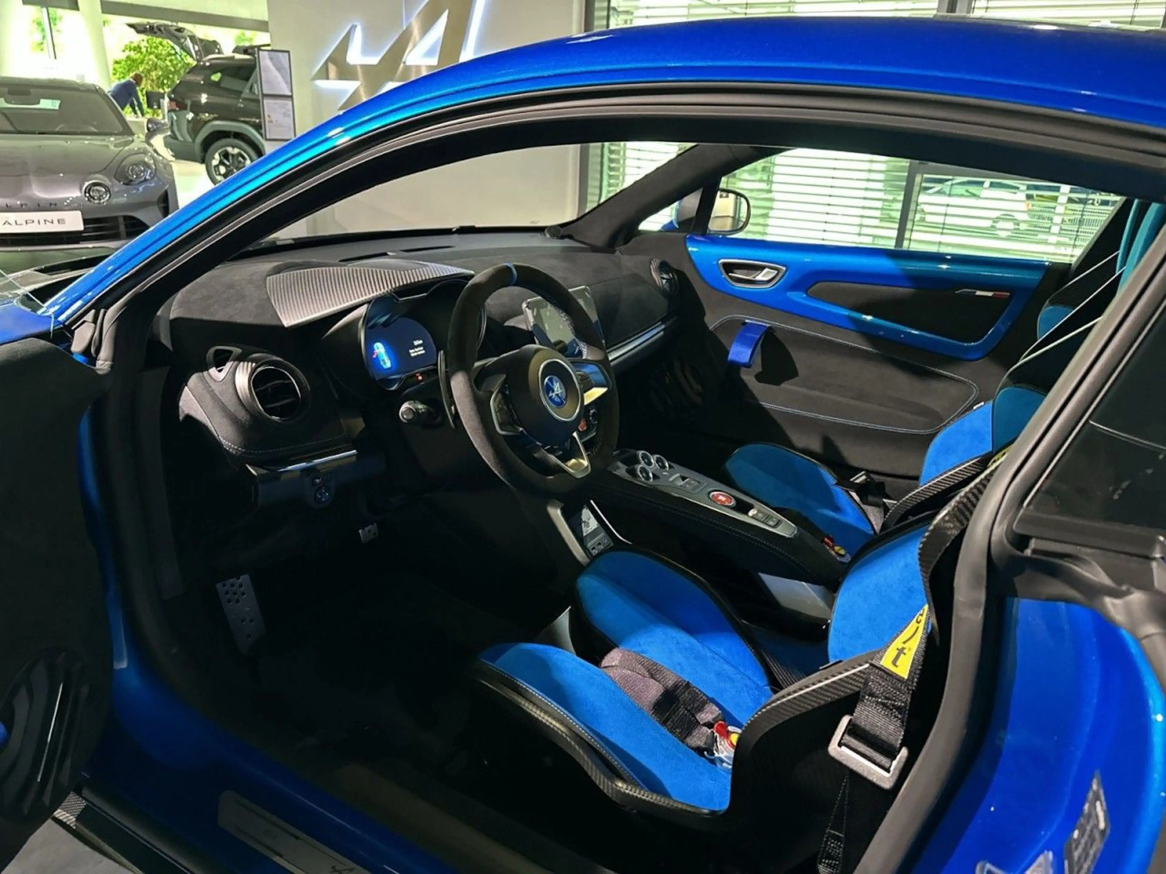 Alpine A110 R70-Sonderedition MY25 mit Titan Akrapovic — photo 11
