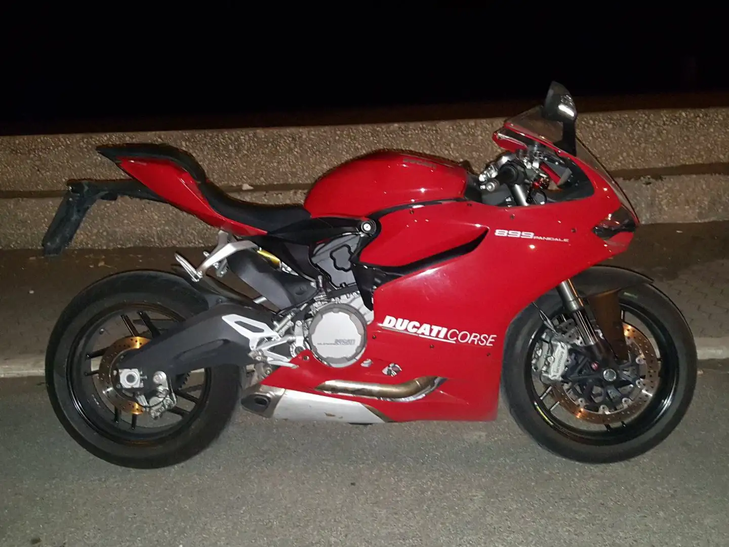 Ducati 899 Panigale Czerwony - 2