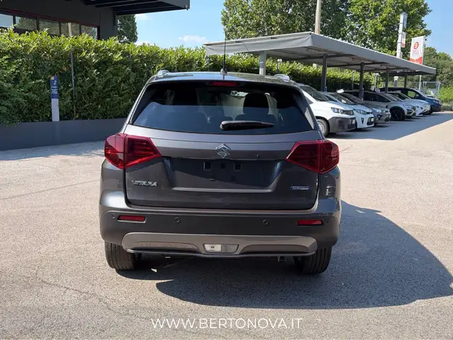 Suzuki Vitara view 4